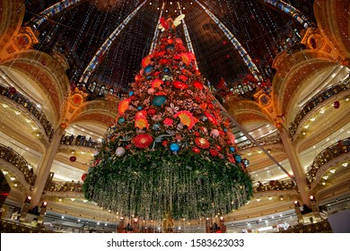 534 Lafayette christmas tree Images, Stock Photos & Vectors | Shutterstock