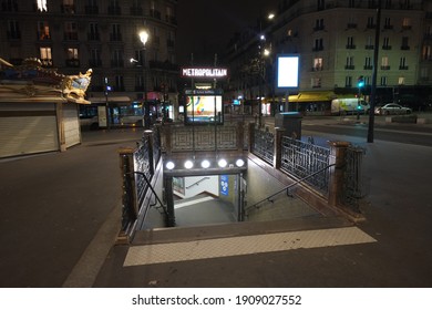 Paris, France - February 1 St 2021: Paris At Night During The Curfew.