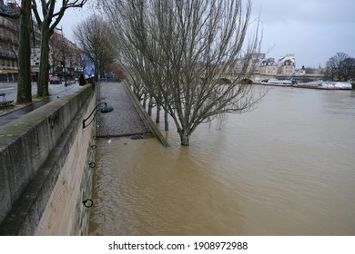 Paris, France - February 3rd 2021: The Right Bank Of The Seine River In Paris Center During The Floods.