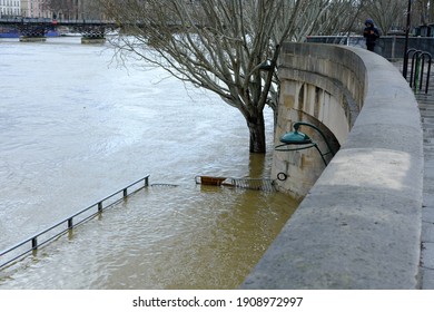 Paris, France - February 3rd 2021: The Right Bank Of The Seine River In Paris Center During The Floods.