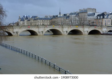 Paris, France - February 3rd 2021: The Right Bank Of The Seine River In Paris Center During The Floods.