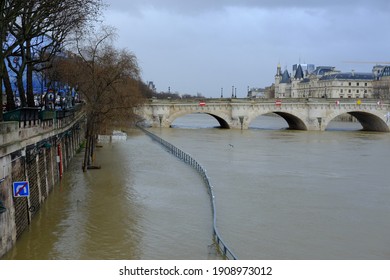 Paris, France - February 3rd 2021: The Right Bank Of The Seine River In Paris Center During The Floods.