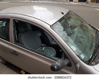 Paris, Paris  France - January 5, 2019: Attempted Car Robbery In Paris