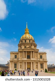 Paris, France - JUL 2011: Lovely Front View Of The Dôme Des Invalides, A Large Former Church In The Centre Of The Les Invalides Complex. The Dôme Is One Of The Triumphs Of French Baroque Architecture.