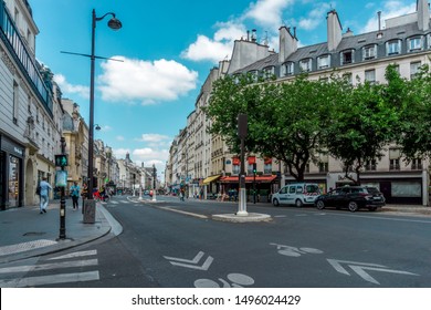 PARIS, FRANCE - JULY 15, 2019: Rue Saint-Antoine In 4th Arondissement. A Major Artery Heading To The East Of The City, This Street Was Often Used By The French Monarchy.