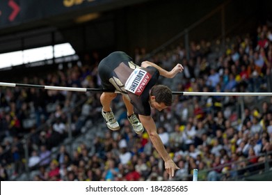 PARIS, FRANCE - JULY 7, 2011 - Renaud Lavillenie Jumping At Meeting Areva To Stade De France