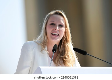 PARIS, FRANCE - MARCH 27, 2022 : Speech By Marion Marechal (Le Pen) During The Campaign Rally Of The Far-right 'Reconquete' Party Leader And French Presidential Candidate Eric Zemmour At Trocadero.