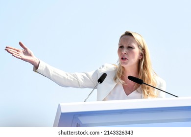 PARIS, FRANCE - MARCH 27, 2022 : Speech By Marion Marechal (Le Pen) During The Campaign Rally Of The Far-right 'Reconquete' Party Leader And French Presidential Candidate Eric Zemmour At Trocadero.