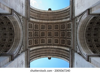 PARIS, FRANCE - MAY 13, 2020: Famous Parisian Monument Arc De Triomphe. The Ceiling With 21 Sculpted Roses. Overhead Decorative Elements Of The Triumphal Arch In Pari