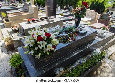 PARIS, FRANCE - MAY 2, 2017: Edith Piaf 's Grave In The Pere Lachaise Cemetery. 