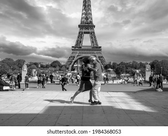 Tower Eiffel Stockfotos Bilder Und Fotografie Shutterstock