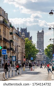 Paris, France - May 25, 2020: Rue Saint-Antoine In 4th Arondissement. A Major Artery Heading To The East Of The City, This Street Was Often Used By The French Monarchy. St Jacques Tower In Background