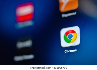 PARIS, FRANCE - NOVEMBER 13: Closeup Of Google Chrome Web Browser Icon On A New IPad Air Tablet 