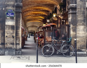 Paris, France - November 18, 2014: Urban Street View In Paris. Bistro Cafe Parisian