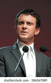 PARIS, FRANCE - OCTOBER 13, 2011 : Manuel Valls During Francois Holland Meeting At Theater Bataclan For The Socialist Primary 