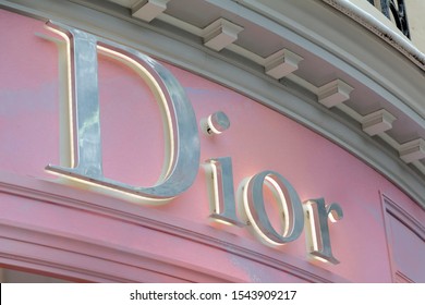 Dior の画像 写真素材 ベクター画像 Shutterstock