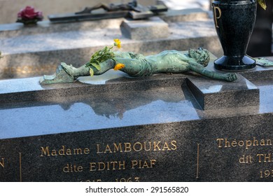 PARIS, FRANCE - SEPT 12, 2014: Edith Piaf Grave In Pere-Lachaise Cemetery, Paris, France