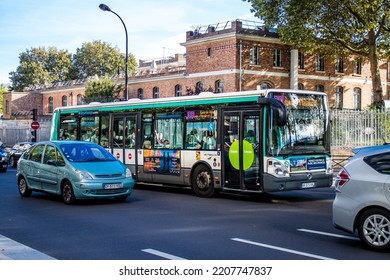 Paris, France - September 14, 2022 Bus Driving Through The Streets Of Paris, Buses Are Inexpensive And Drop You Off At Any Location In The Capital Quite Quickly, Many Of Its Buses Run On Gas