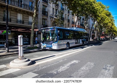 Paris, France - September 14, 2022 Bus Driving Through The Streets Of Paris, Buses Are Inexpensive And Drop You Off At Any Location In The Capital Quite Quickly, Many Of Its Buses Run On Gas