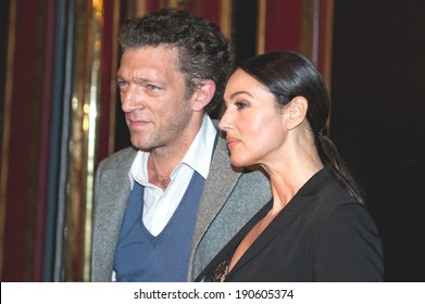 PARIS, FRANCE - SEPTEMBER 28, 2011 : Vincent Cassel And Monica Bellucci At The French Premiere Of The Artist In Paris At Le Grand Rex Theater