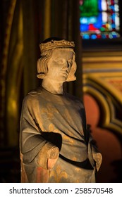 PARIS, FRANCE - SEPTEMBER 8, 2014:  Sainte Chapelle. Statue Of Louis IX  King Of France  