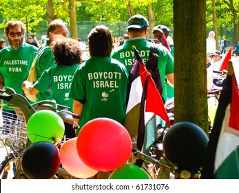 PARIS, JULY 3: Peaceful Protesters Gather In Green Shirts July 3, 2009 In Gardens Luxembourg Palace, Paris, France. Boycott Israel Is Focus Of Protest.