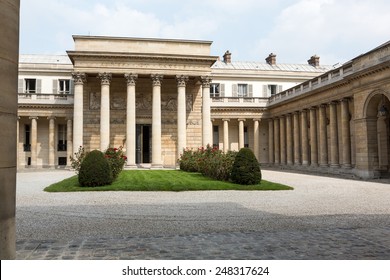 Paris - The National Museum Of The Legion Of Honour 