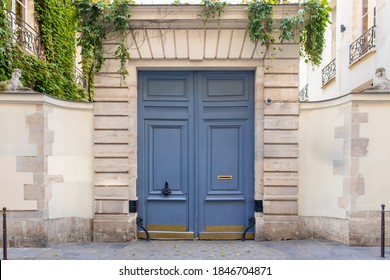 Paris, An Old Wooden Door, Typical Building In The Marais