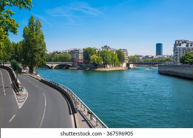 Paris - The River Seine And Saint Louis Island - France