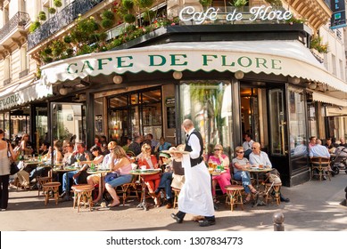 PARIS - SEPTEMBER 10, 2006: People At The Busy Cafe De Flore In Saint-Germain-des-Pres, Paris, France
