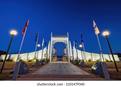 Paris Texas, DEC 22 2021 - Sunset View Of The Red River Valley Veterans Memorial