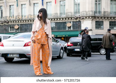 PARIS-OCTOBER 5, 2015. Chinese Fashion Editor, Leaf Greener is going to a fashion. Paris fashion week, Ready to wear.