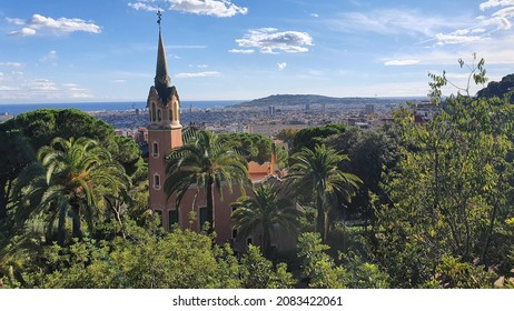 Park Güell, Barcelona Spain - 11.01.2021: Aerial Iew Of Barcelona From Parc Güell. The Gaudí House Museum View From The Top.