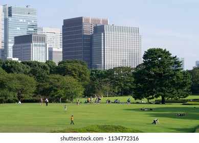 A park in a modern city, 浜離宮恩賜庭園