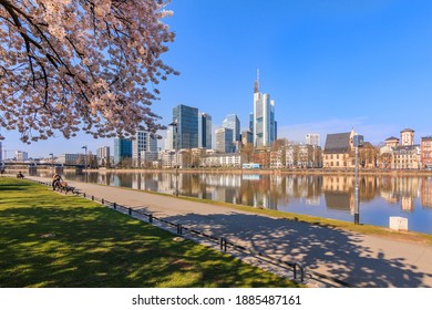 Frankfurt Am Main Skyline Bilder Stockfotos Und Vektorgrafiken Shutterstock