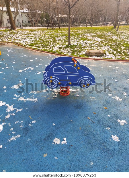 Park toy\
blue small car for kids \
translate\
:hello