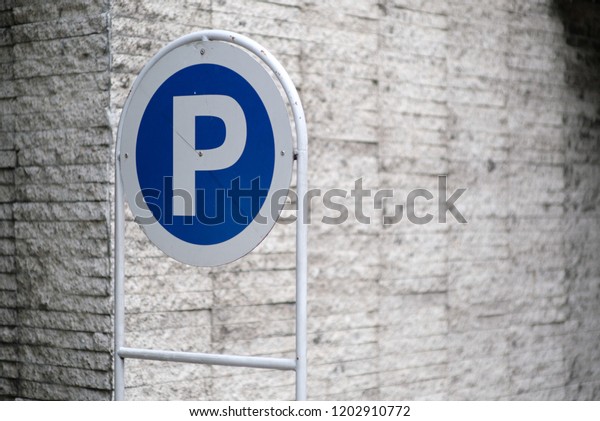Parking Blue\
Sign