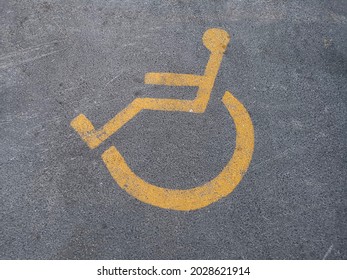 1,269 Disabled parking sign on asphalt texture Images, Stock Photos ...