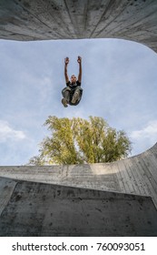 Parkour Jump On Walls  Freerunning