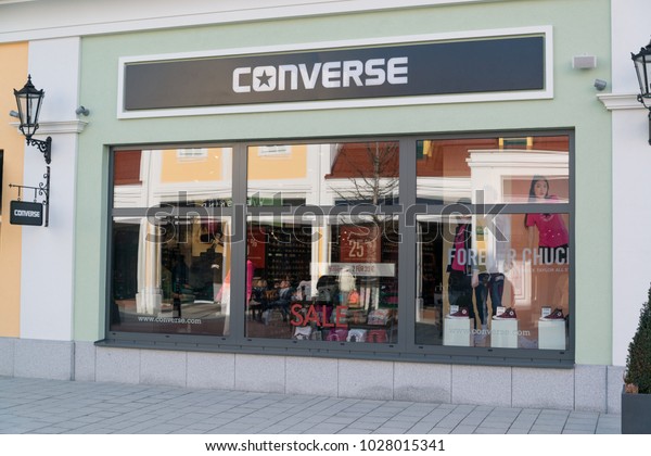 is there a converse store near me