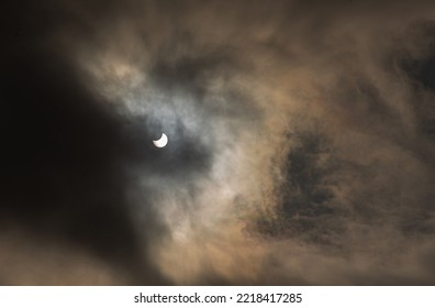 partial sun solar eclipse in 2022