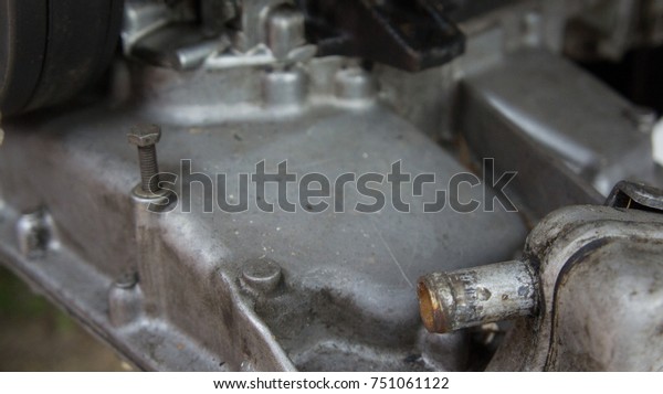 parts for auto\
engine