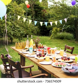 Party Backyard Stock Photo 736574509 | Shutterstock