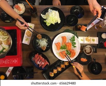 Party time with friends at sushi restaurant : June 9 2017