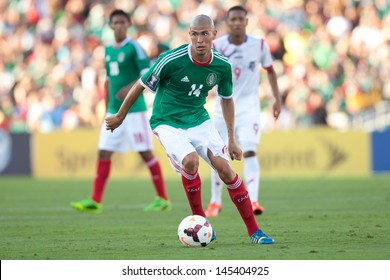 PASADENA, CA - JULY 7: Jorge Enriquez #14 Of Mexico During The 2013 CONCACAF Gold Cup Game Between Mexico And Panama On July 7, 2013 At The Rose Bowl In Pasadena, Ca.