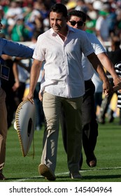 PASADENA, CA - JULY 7: Oscar De La Hoya During Half Time Of The 2013 CONCACAF Gold Cup Game Between Mexico And Panama On July 7, 2013 At The Rose Bowl In Pasadena, Ca.