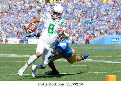 PASADENA, CA. - OCT 11: Oregon QB Marcus Mariota In Action During The UCLA Football Game On October 11th 2014 In Pasadena, California.