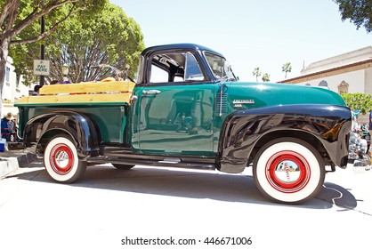 25 1953 Chevy Truck Images, Stock Photos & Vectors | Shutterstock