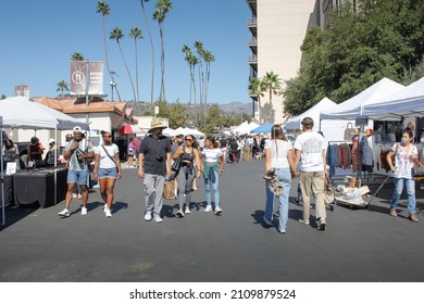 Pasadena, California, United States - 10-25-2021: A View Of A People Walking Around The Rose Bowl Flea Market.