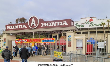 Pasadena, California, USA - January 10, 2016: The Famous Flea Market At Rose Bowl, Held In Pasadena, California